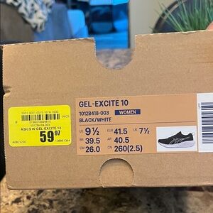 ASICS Gel-Excite 10 Women's Black and White Athletic Shoes